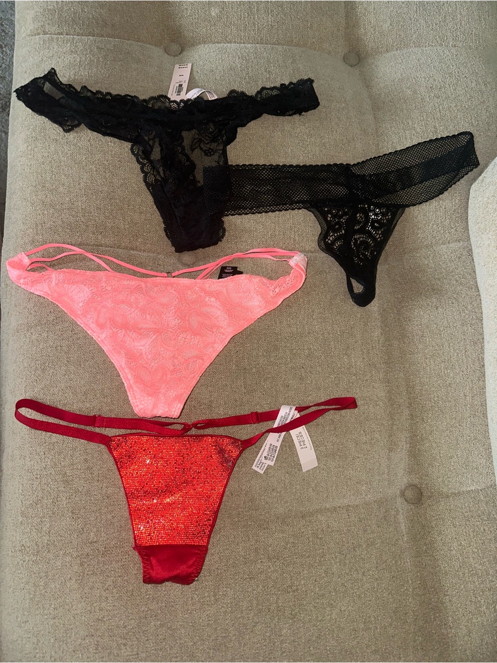 BNWT VS THONGS SZ M